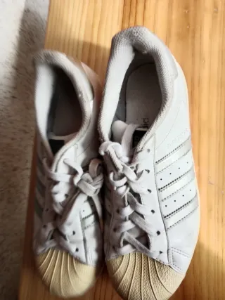 Zapatillas Adidas Superstar Blancas y Plateadas