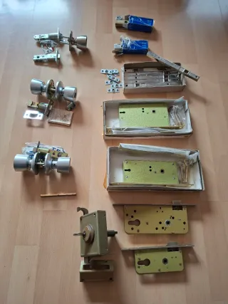 Lotes de cerraduras, pomos y bombines