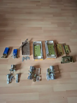 Lotes de cerraduras, pomos y bombines