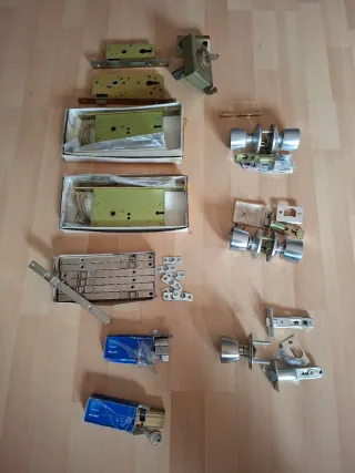 Lotes de cerraduras, pomos y bombines
