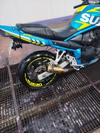 Suzuki Bandit 650 Naked Azul/Amarillo