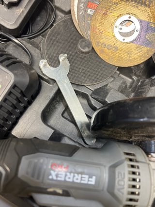 Radial a batería Ferrex 20V