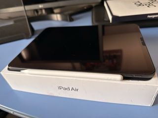 Ipad air 5ª Gen (M1) + apple pencil 2 + 2 cover