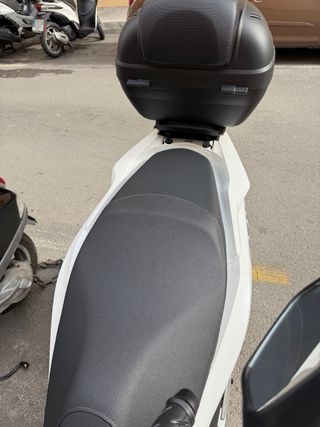 Honda PCX 125cc 2026 Blanca, solo 15 kilómetros...