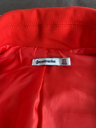 Chaqueta Roja Stradivarius