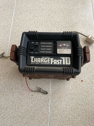 Cargador Batería Bradex Charge Fast 10