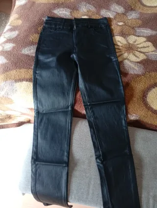 Pantalón efecto piel mujer talla S