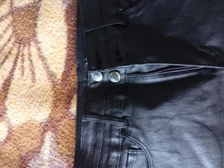 Pantalón efecto piel mujer talla S