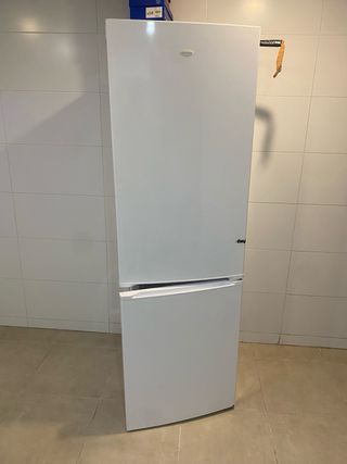 Nevera blanca