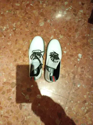 Botas blancas con cordones