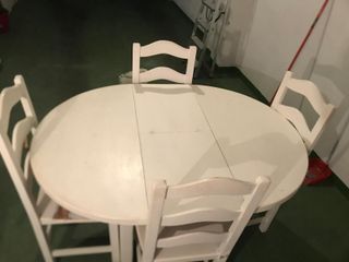 Mesa redonda madera maciza con 4 sillas