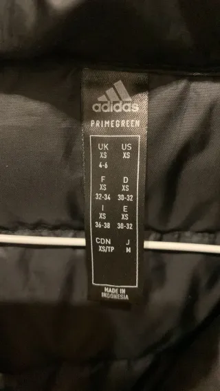 Chaqueta Adidas Negra con Rayas Blancas