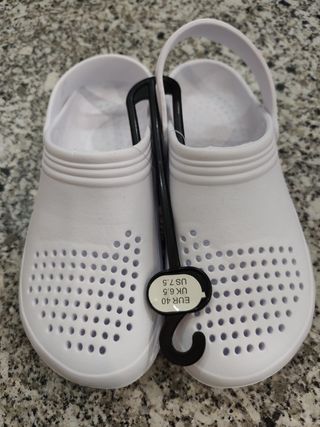 Zuecos laboral antideslizantes varias tallas