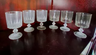 Jarra y 6 vasos de cristal