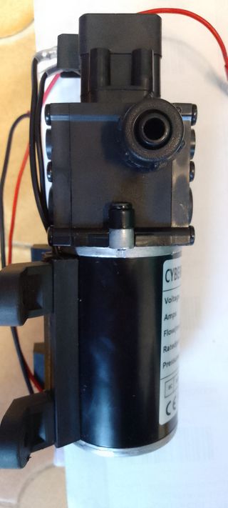 Bomba de agua CYBERNOVA 24V 100W