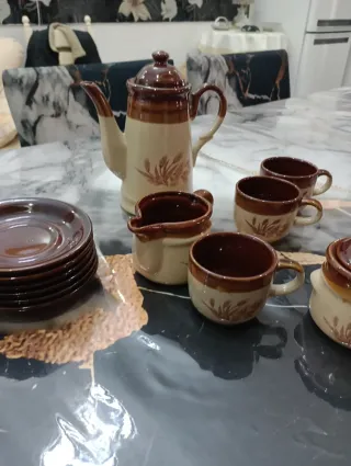 Servizio tazze, come nuovo.