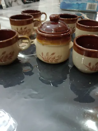 Servizio tazze, come nuovo.