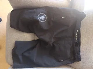 Pantalón short Endura.