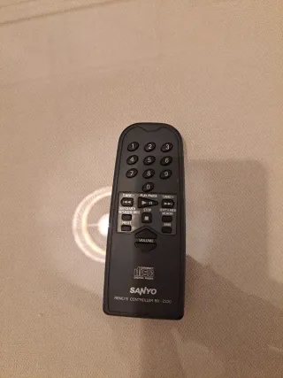 Radio Casete CD Sanyo Plata/Negro con mando distan