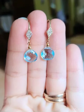 Orecchini ottone dorato e quarzo acquamarina