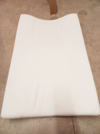 Cambiador de bebé blanco