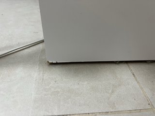 Puerta de madera lacada en blanco nieve 8500