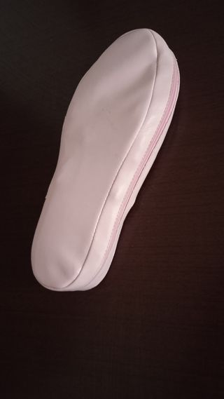 Zapatillas de viaje rosas con funda