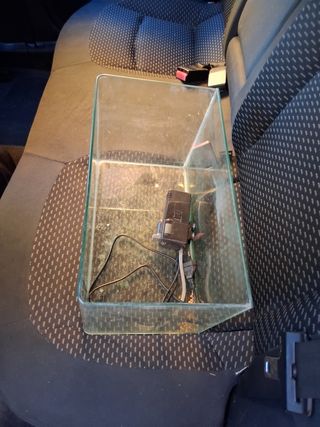 Pecera pequeña con filtro