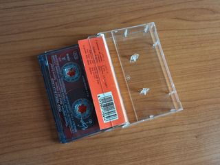 Cassetta CCCP Fedeli alla linea