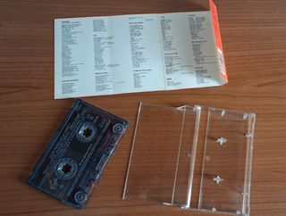 Cassetta CCCP Fedeli alla linea