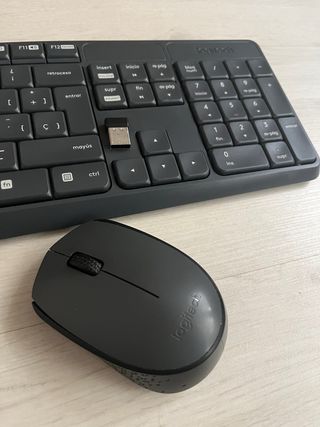 Logitech Wireless Keyboard and Mouse Combo MK235