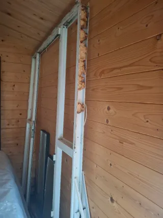 Puerta aluminio con marco y cristales 200 x 160 cm