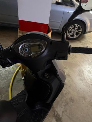 Peugeot Tweet RS Gris Automática