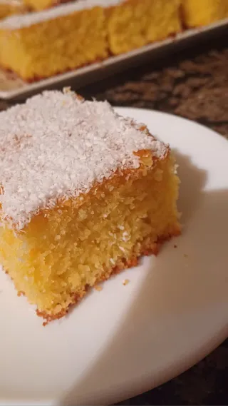 Basbousa casera limón y coco