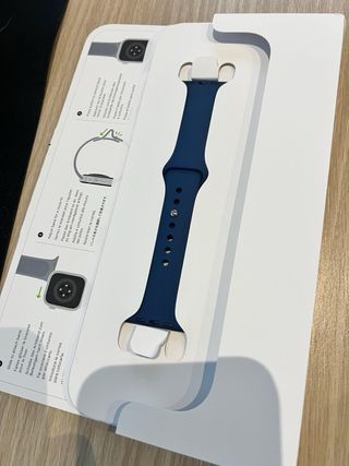 Apple Watch Series 3 con 5 correas