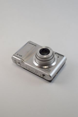 Cámara digital Olympus X-43 – 14 MP