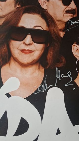 Póster AIDA Y VUELTA firmado por actores