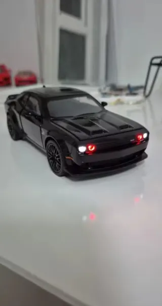 Coche de juguete negro