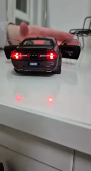 Coche de juguete negro