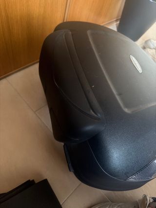 Baúl Moto Givi Negro 2 cascos con respaldo