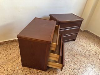 Mesitas de noche madera maciza oscura