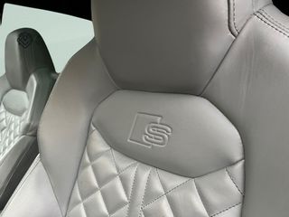 Audi Q8 60 TFSIe 340kW Black Line Pl quattro tip