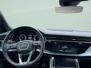 Audi Q8 60 TFSIe 340kW Black Line Pl quattro tip