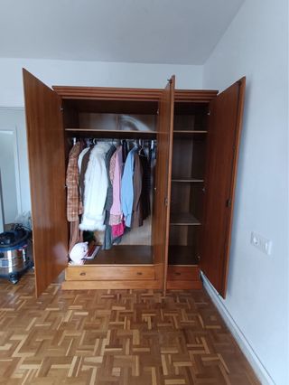 Armario de madera 3 puertas