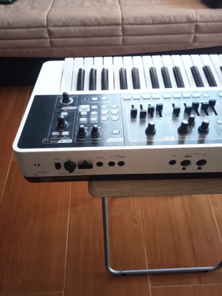 Roland GAIA SH-01 Sintetizador
