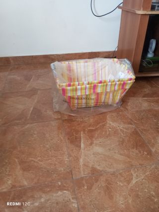 Cestas de ropa a rayas