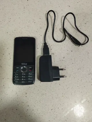 Móvil Qilive Negro con Cargador