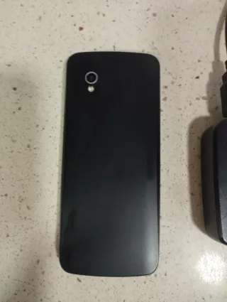 Móvil Qilive Negro con Cargador