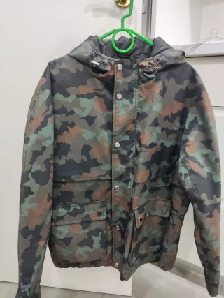 Chaqueta impermeable hombre ZARA