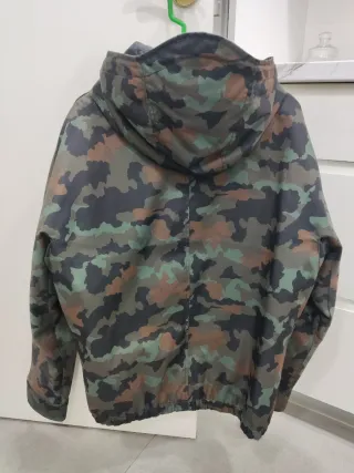 Chaqueta impermeable hombre ZARA